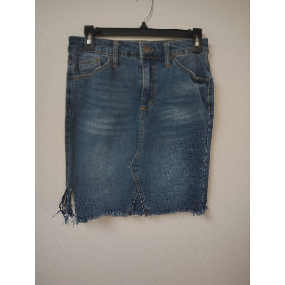 Universal Thread Womens Denim Mini Skirt Blue Raw Hem Size 8/29 Medium Wash Slit